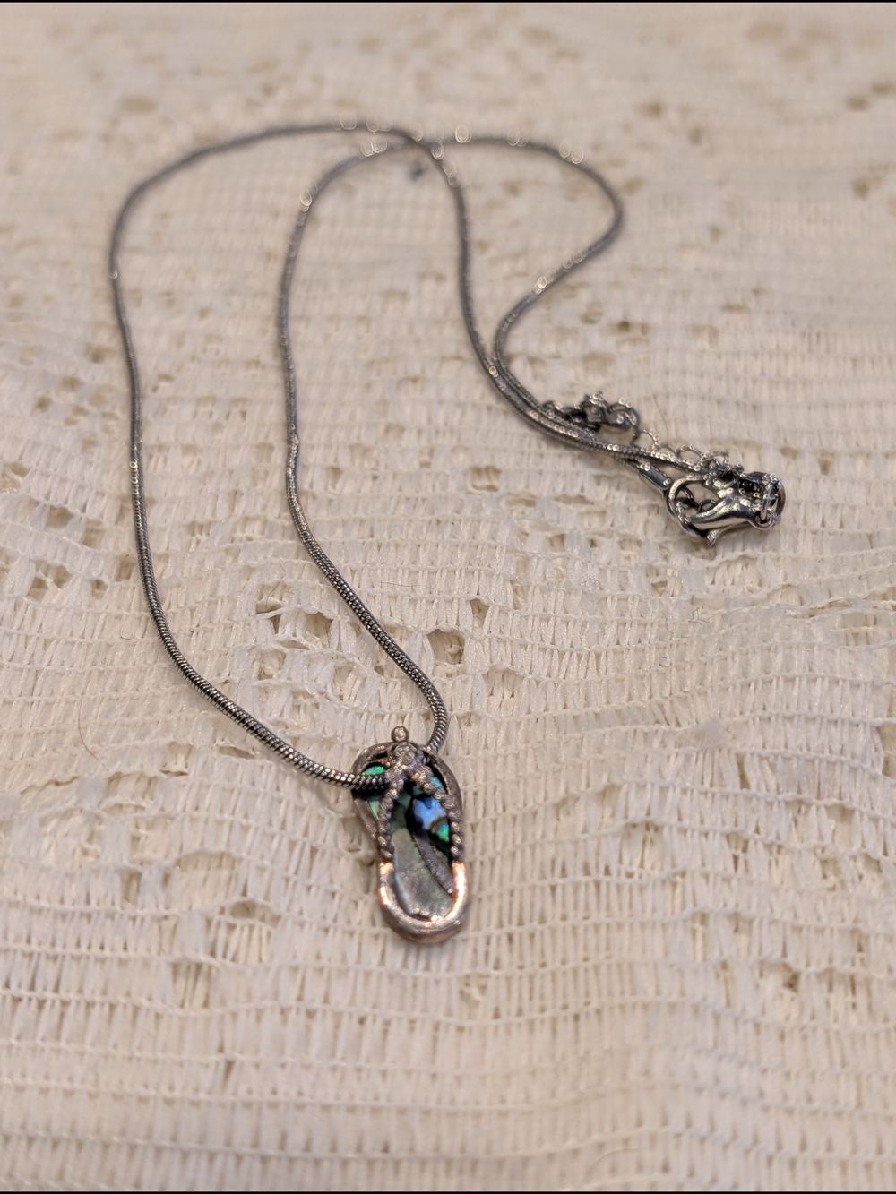 925 Sterling Silver Abalone Flip Flop Turtle Necklace - Iridescent Inlay
